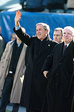 МакКейна в свите президента Буша