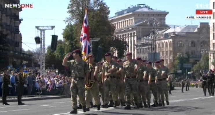 Британские солдаты в Киеве на пареде в 2018 году